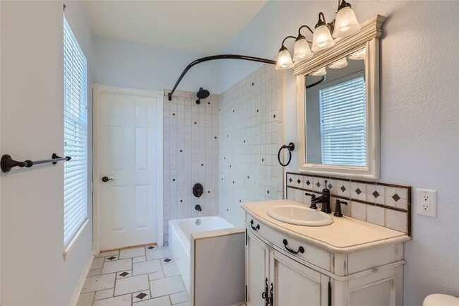 Building Photo - 5221 Country Squire Way