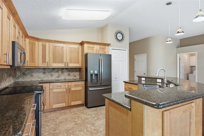 Building Photo - 349 Fountainview Cir