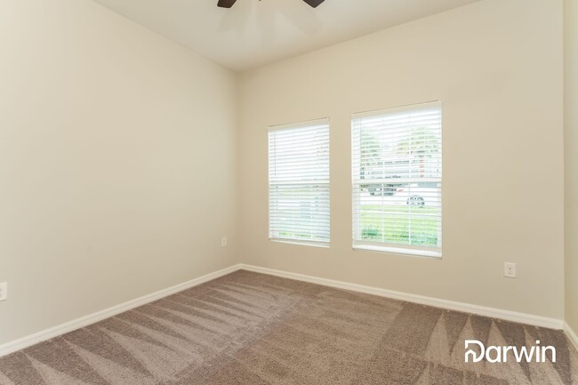 Building Photo - 2430 Sanderling St