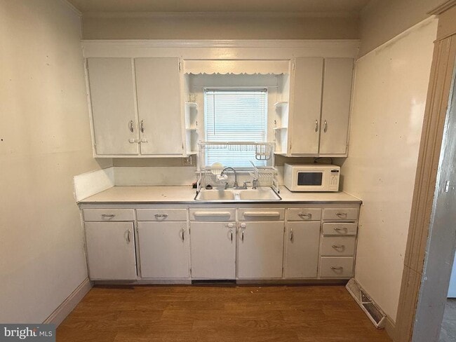 Building Photo - 19 Oakland Ave