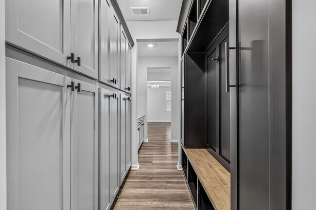 Building Photo - Modern Living in Summerville