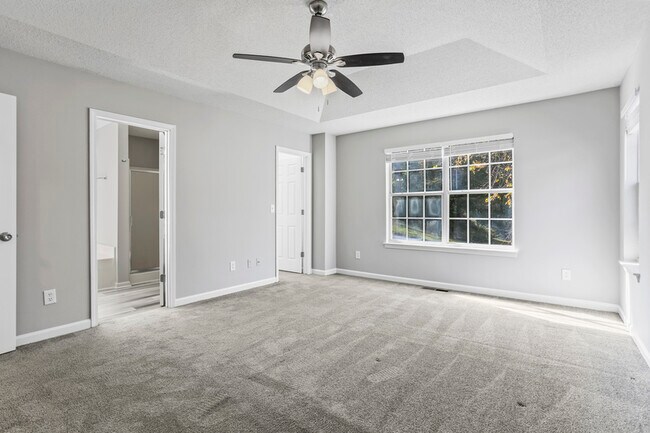 Building Photo - 7380 Hunters Ridge Dr
