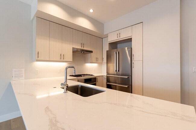 Building Photo - 10 Shipyard Dr