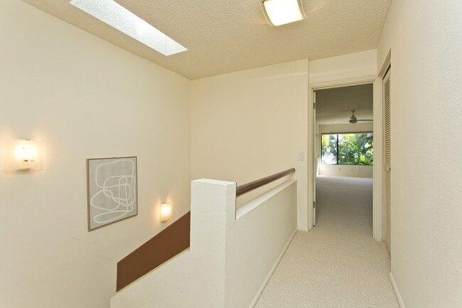 Building Photo - 117C Maunalua Ave