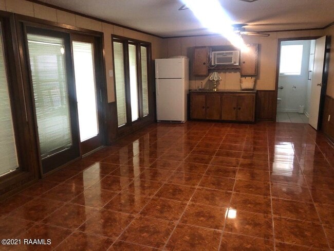 Building Photo - 2809 S Curtis Dr