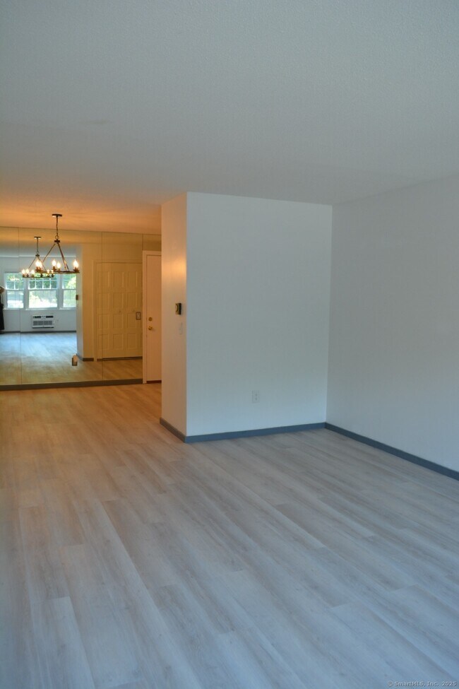 Building Photo - 34 A Padanaram Rd