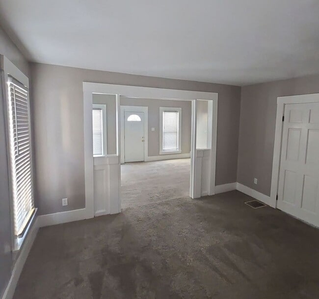 Building Photo - For Rent: Piqua Ohio - 2 Bedroom 1 Bathroom