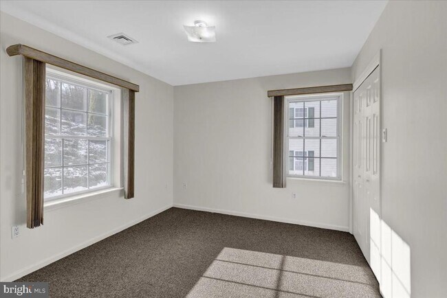 Building Photo - 630 Pine St