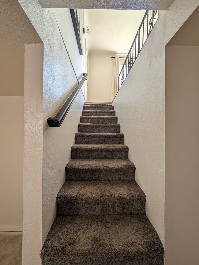 Building Photo - Updated 3 Bedroom Charmer in the Heart of ...