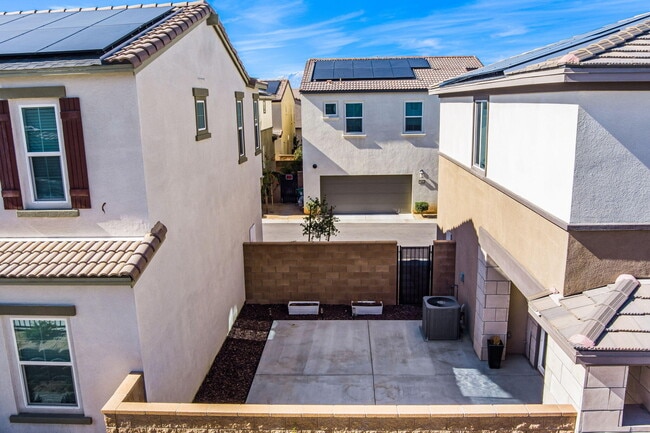 Building Photo - 76305 Columbia Dr