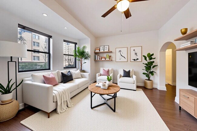 Building Photo - 431 W Oakdale Ave