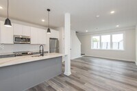 Building Photo - 913 S 51st St