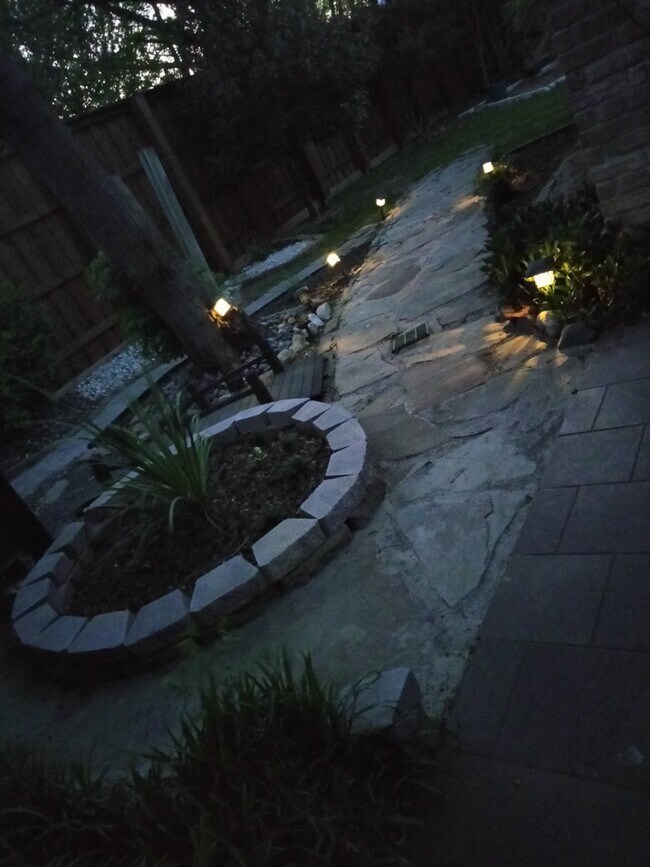 Building Photo - 8 Llano Drive