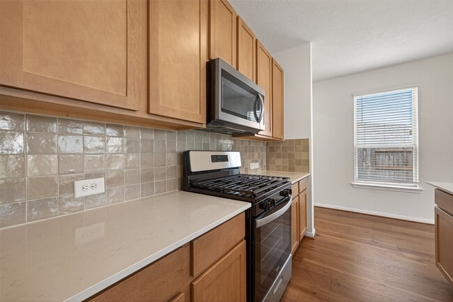 Building Photo - 8110 Shelter Bay Ln