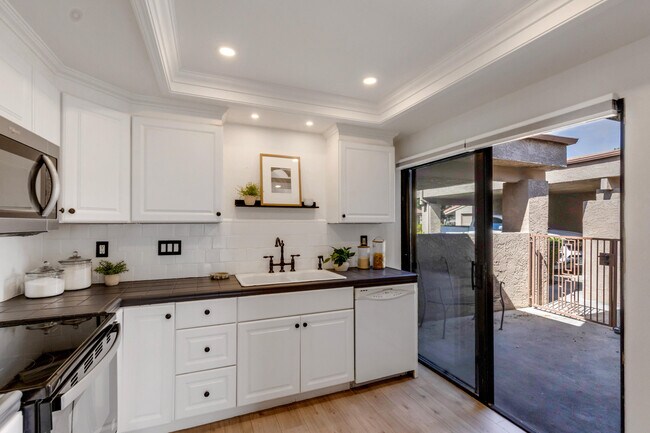 Building Photo - 48980 Wildwood Ln