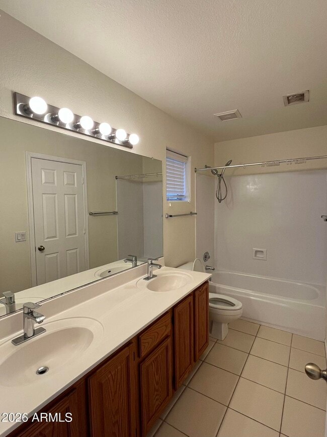 Building Photo - 5922 W Gary Dr