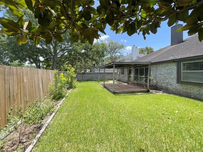 Building Photo - 2406 Old Dixie Dr