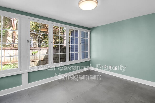 Building Photo - 1206 E 48th St