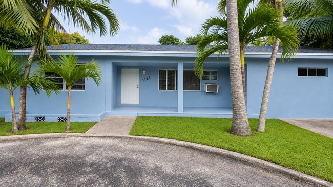 Building Photo - 1124 NW 112th Ter