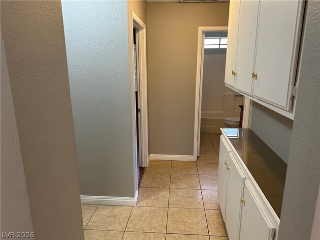 Building Photo - 7767 Barbican Ct