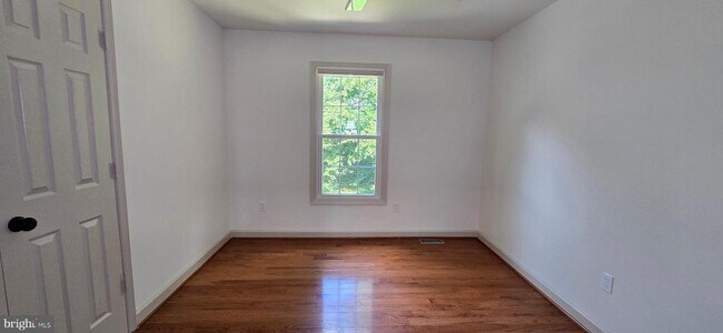 Building Photo - 1 Brattle Ct