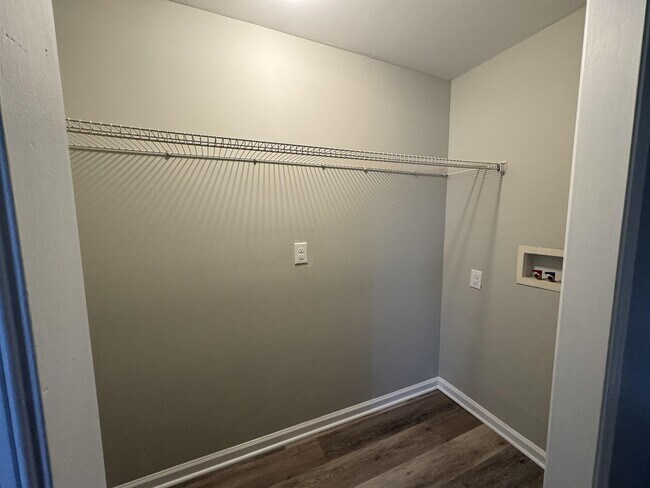Building Photo - 250 State Cir