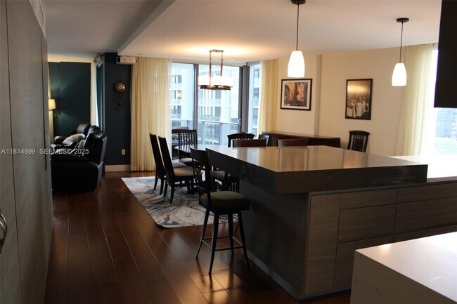 Building Photo - 31 SE 6th St