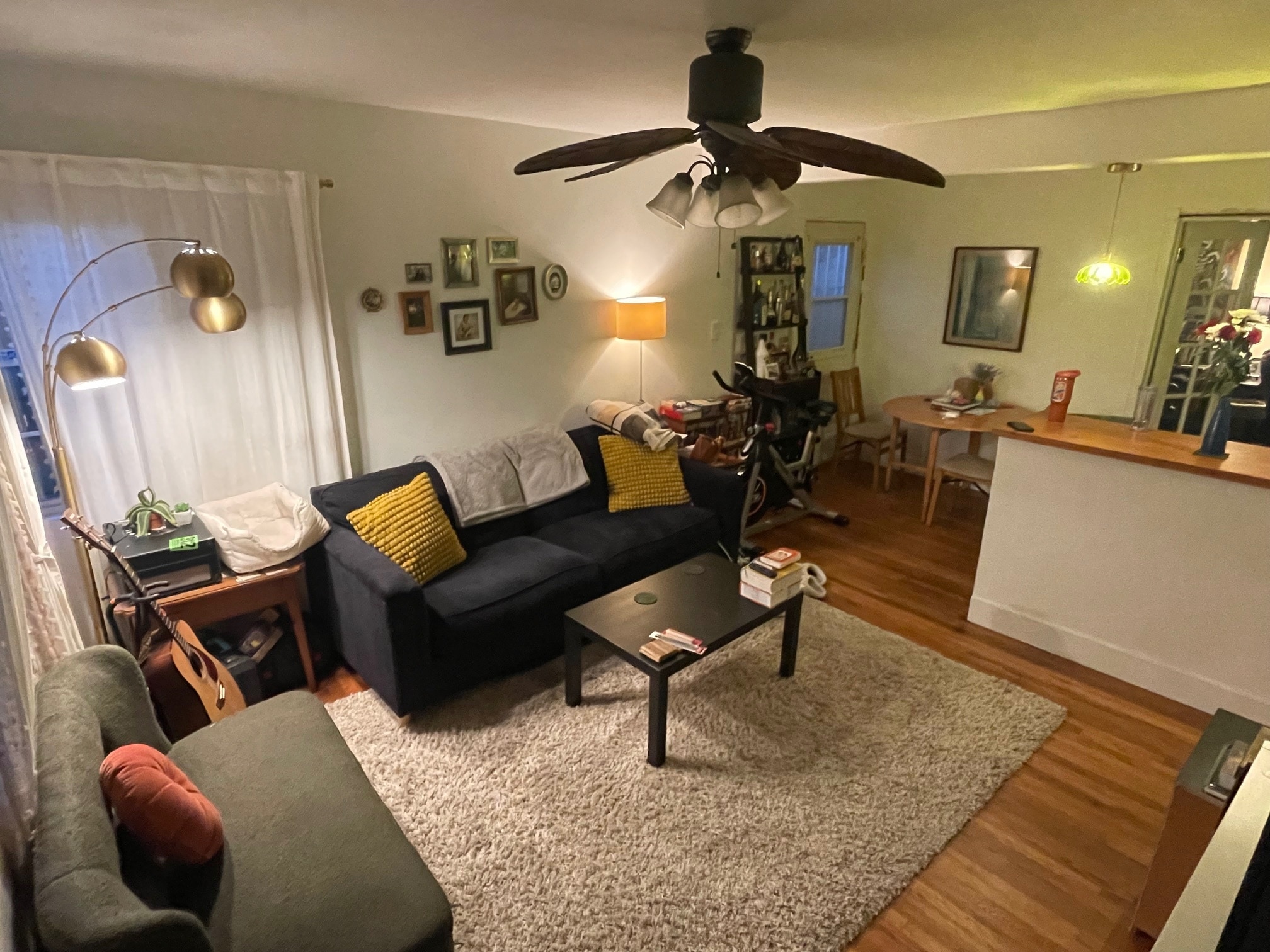 living room - 326 W Oliver St