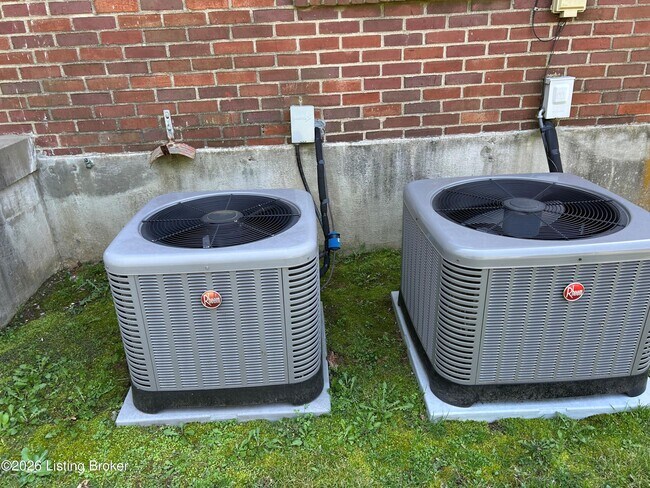 Building Photo - 3007 Bowman Ave