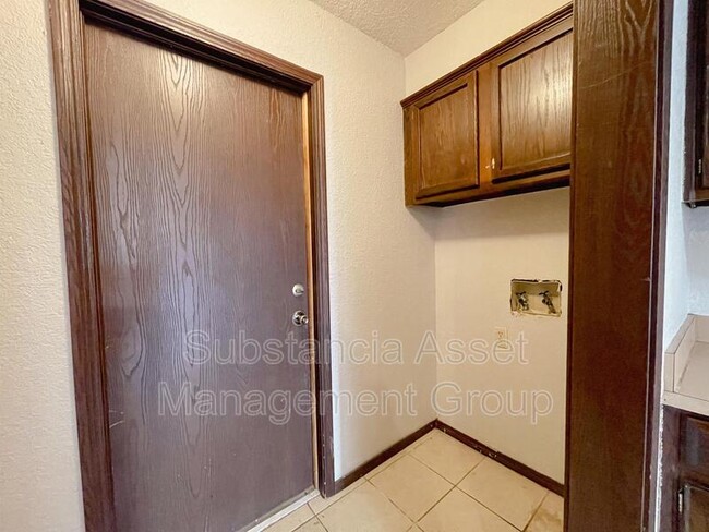 Building Photo - 1318 Pennington Ave