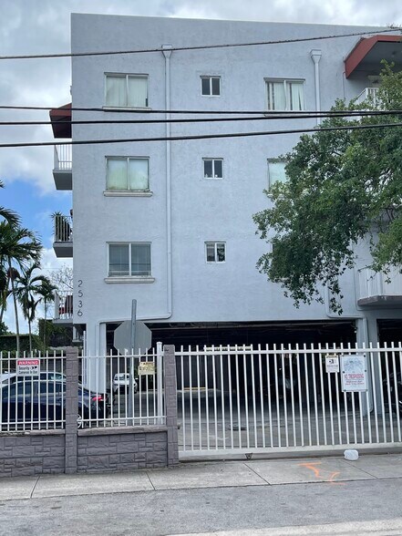 Building Photo - 2536 NW 24th St
