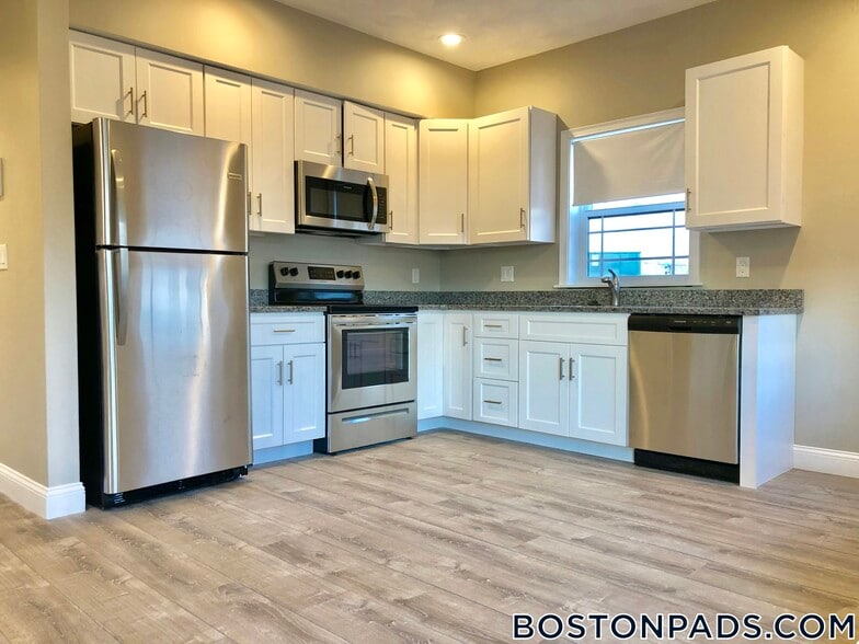 Building Photo - 9 Dehon St