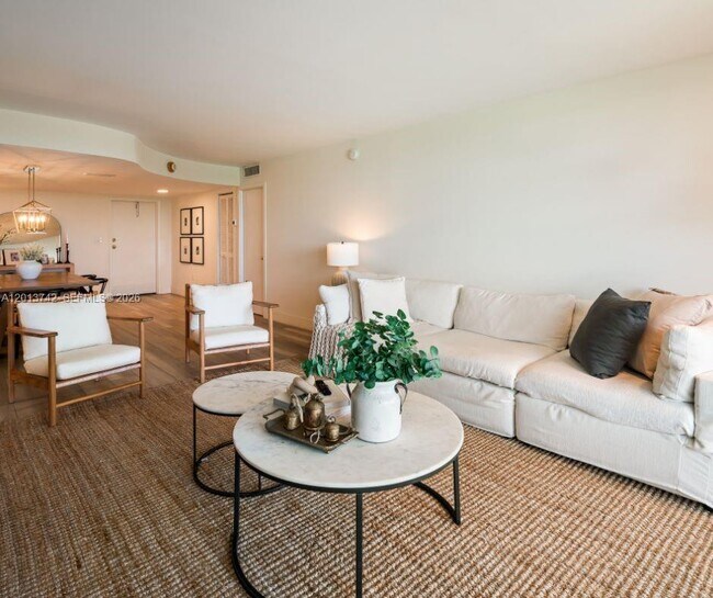 Building Photo - 210 Seaview Dr