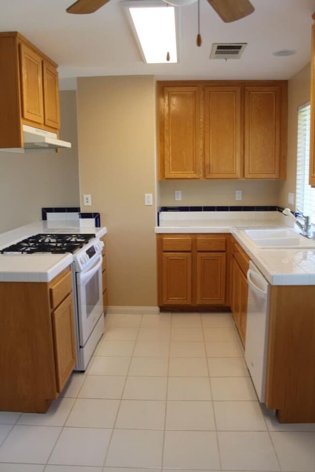 Building Photo - 1Bed/1Bath Apt. (ADU) on Cul-De-Sac in Car...