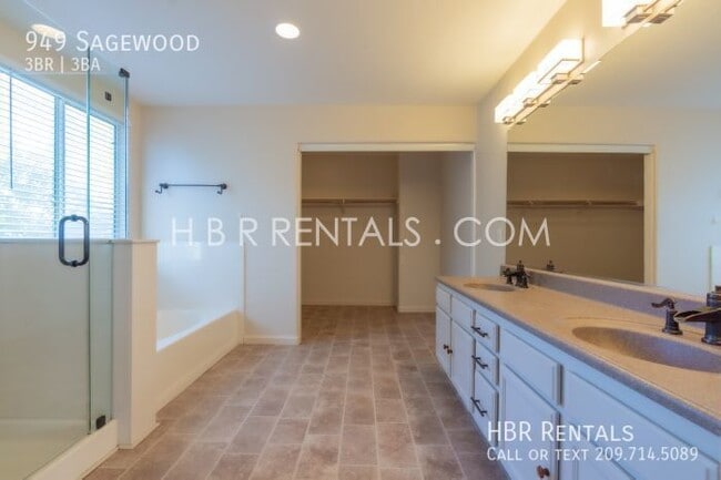 Building Photo - 949 Sagewood-