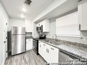 Building Photo - 7569 Windsor Oaks