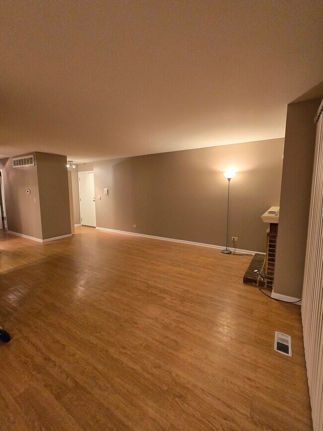 Building Photo - 314 Silverwood Ct