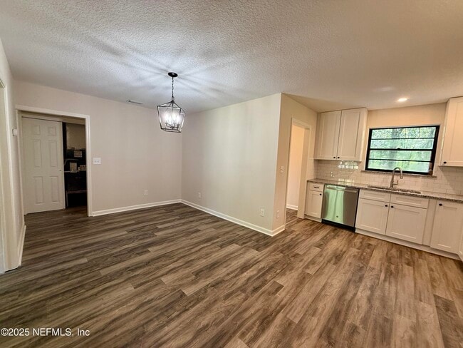 Building Photo - 2516 Horseshoe Bend Rd