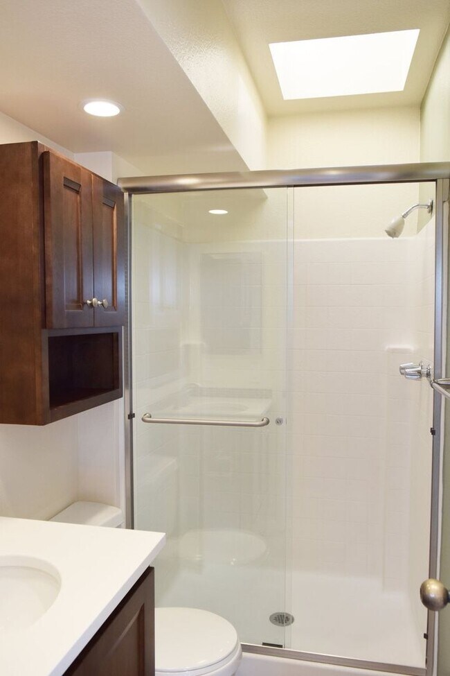 Building Photo - Modern 2 Bed 2.5Bath Townhome with Garage, Balconies & In-Unit Laundry in Linda Vista