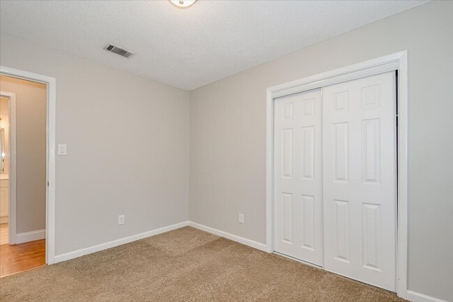 Building Photo - West Augusta Charm