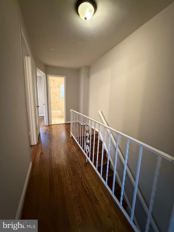 Building Photo - 5852 Mt Vernon Dr