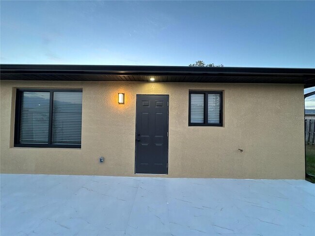 Building Photo - 1775 Glenway Ct