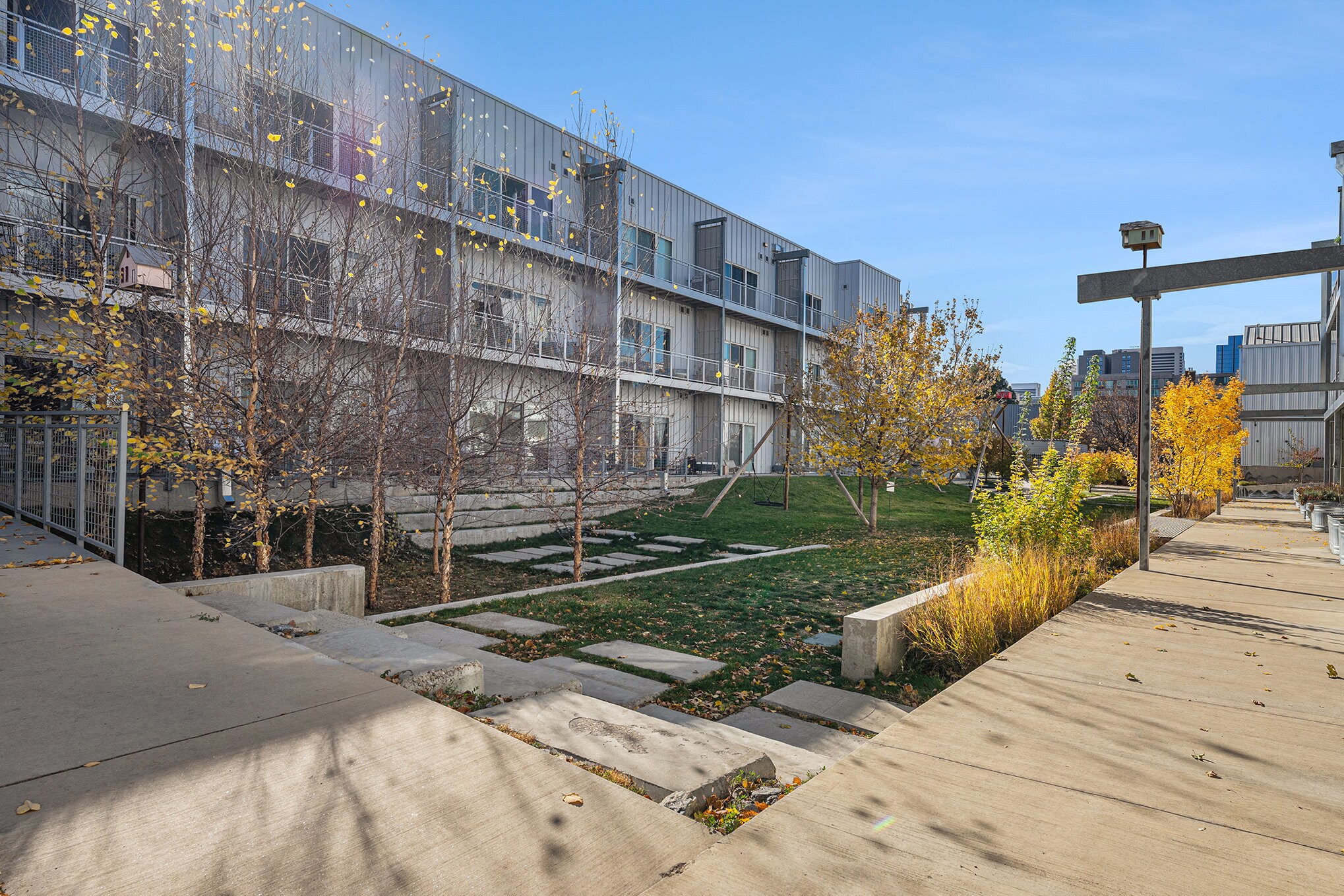 Building Photo - 2550 Lawrence St