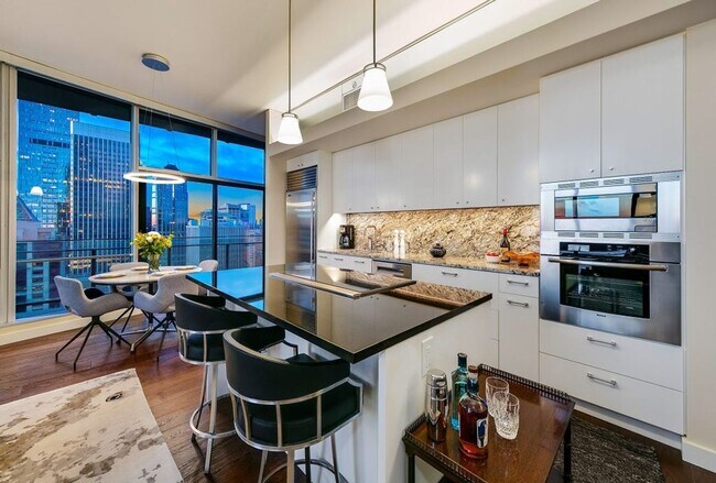 Building Photo - 5th and Madison Condominiums ~ Downtown Seattle