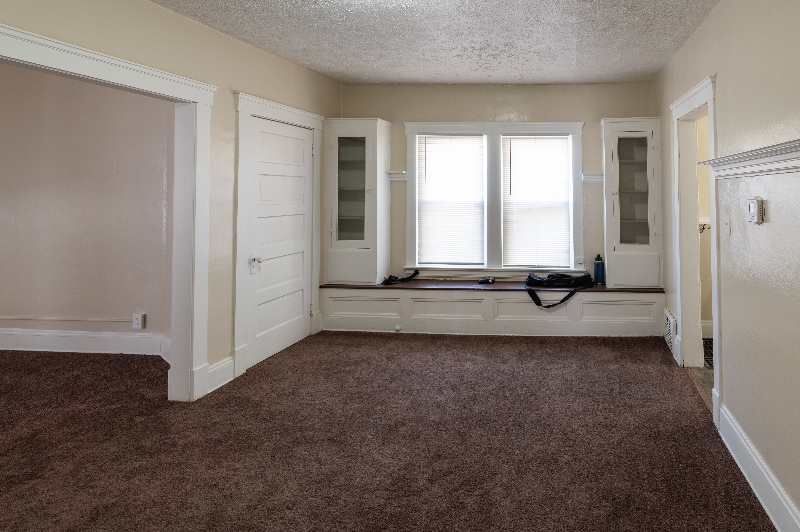 Building Photo - 1171 La Croix Ave