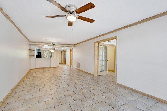 Building Photo - 3901 S Flagler Dr