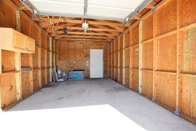 Building Photo - Remodeled 4BR Home Near Downtown Sarasota