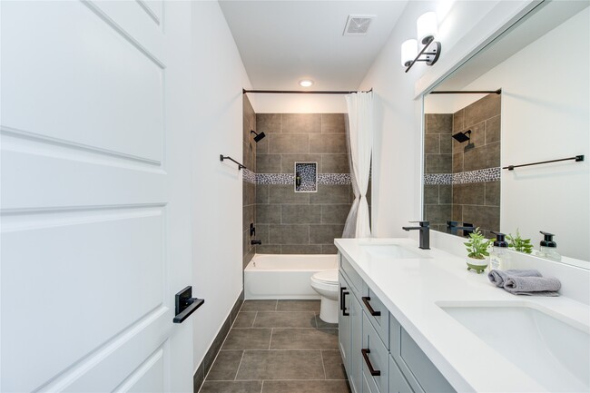 Building Photo - 2906 Stevens St