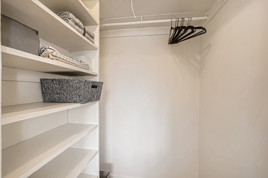 Building Photo - 601 S Pennsylvania St