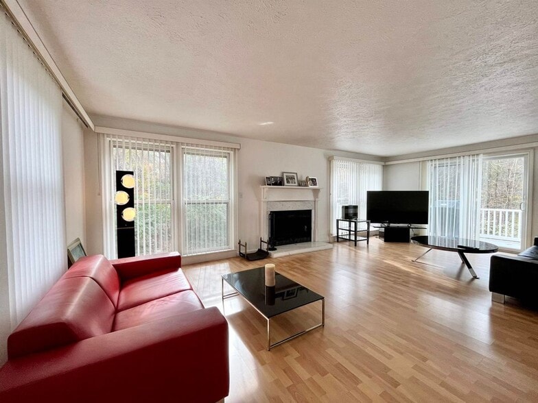 Building Photo - 22 River Bend Cir